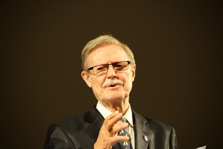 Юрий Соломин