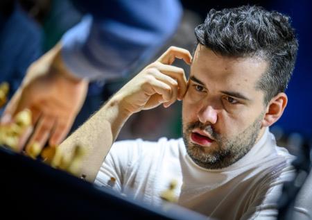 Непомнящий высказался о решении FIDE поделить титул ЧМ по шахматам на двоих