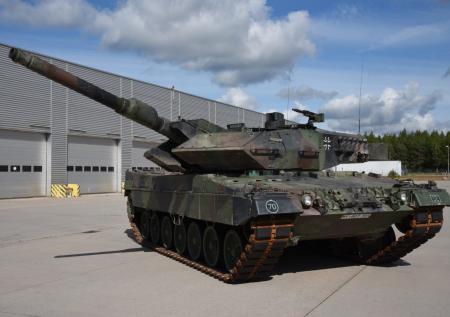 Раскрыто число потерянных ВСУ танков Leopard с начала СВО