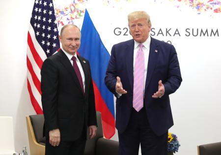 Ушаков рассказал о подготовке нового разговора Путина и Трампа