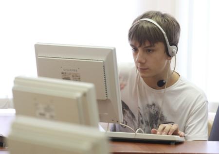Праздник у мониторов: последний звонок в России прошёл онлайн