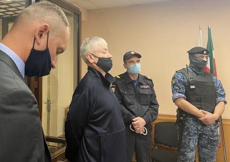 Экс-банкира приговорили к 12 годам колонии по делу о злоупотреблениях