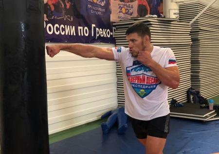 Боец Немков рассказал об ожиданиях от реванша с Дэвисом