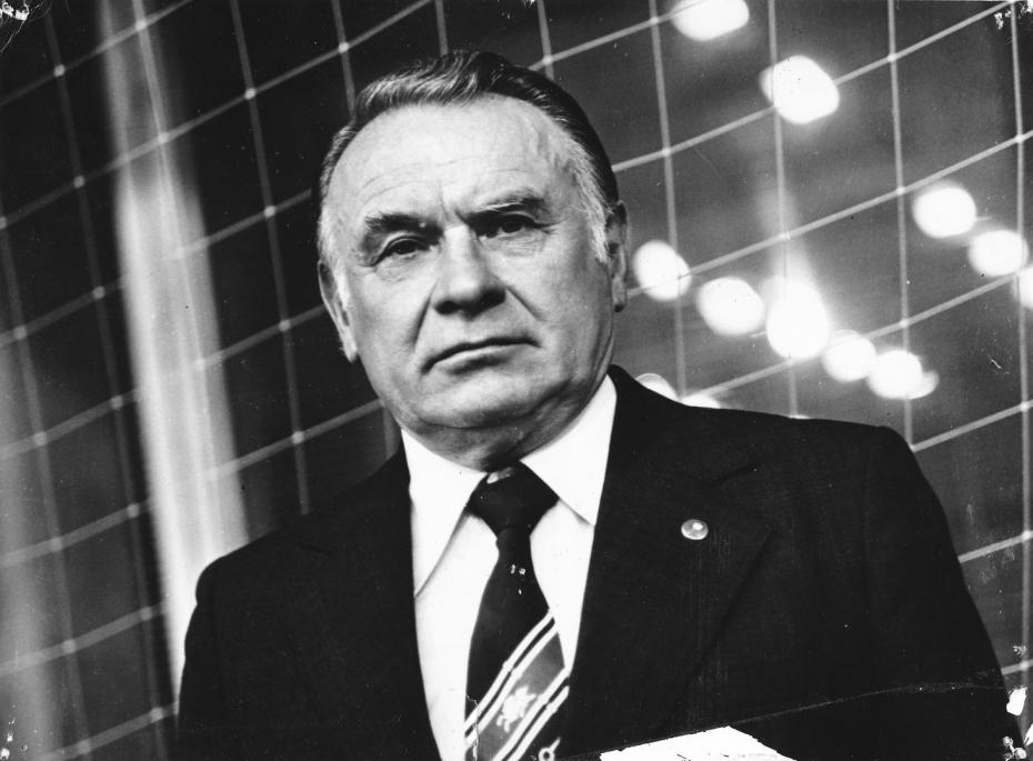 Константин Бесков