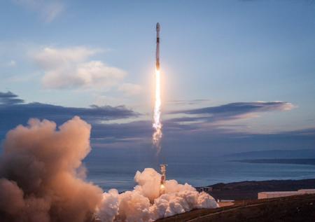 SpaceX отправила на орбиту 60 спутников Starlink
