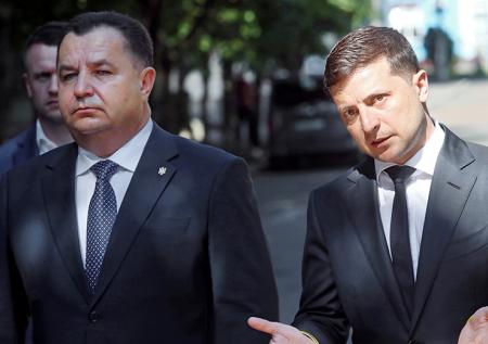 Опубликовано видео, где Зеленский толкает министра обороны Украины