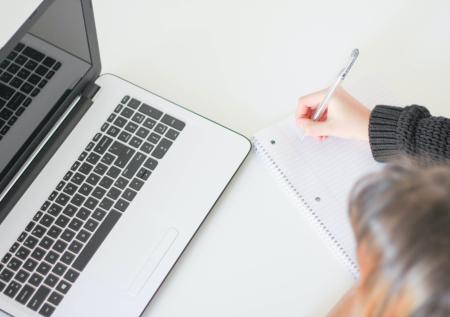Ведущие вузы отправили студентов на удалёнку