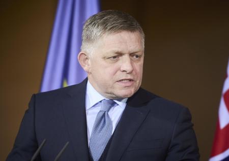 Фицо пригрозил Украине жестким ответом за прекращение транзита газа