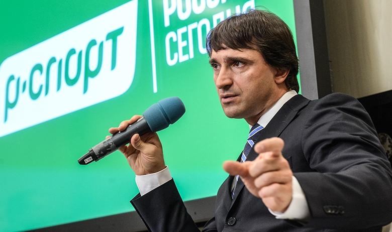 Максим Агапитов