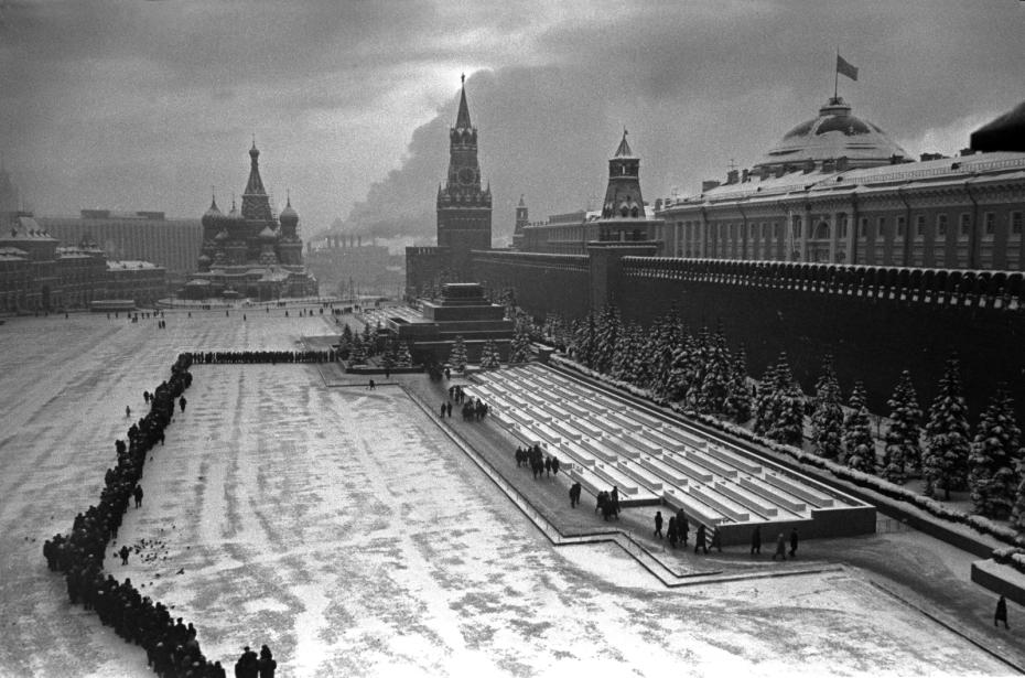 Очередь в Мавзолей Ленина