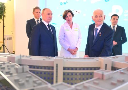 Рошаль устал слушать про койко-места в детском клиническом центре