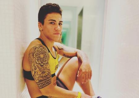 Андраде нокаутировала Чукагян ударом по корпусу на турнире UFC