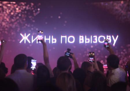 В день свадьбы Прилучного вышел его сериал про эскортниц «Жизнь по вызову»