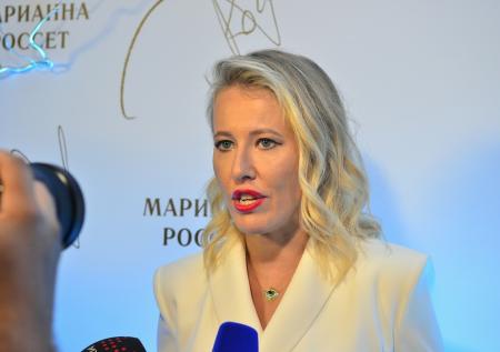 Мать Собчак рассказала, когда ее дочь вернется в Россию