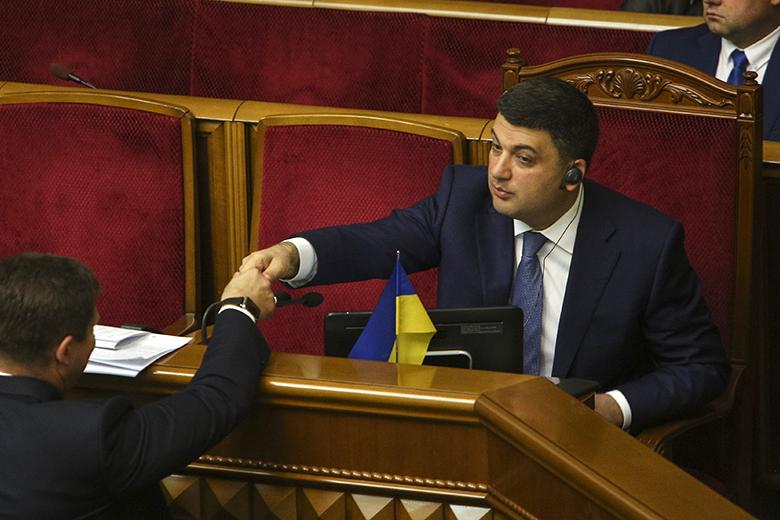 Владимир Гройсман (справа)