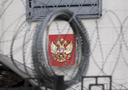 Посольство РФ в Киеве не подтверждает возвращение моряков домой