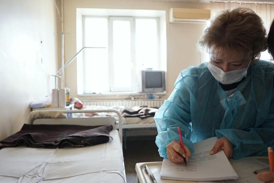 Члены комиссии в дни голосования работают по 12 часов