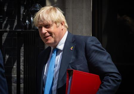 The Sunday Times: Джонсон ушел, но обещал вернуться