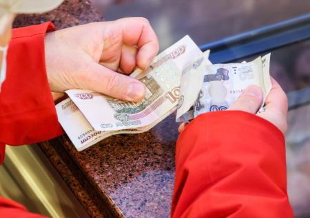 Россияне сообщили, готовы ли они отказаться от наличных денег