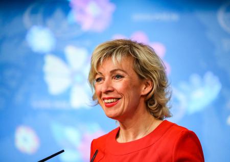 «Кормят свои таблоиды»: Захарова ответила Трасс про «чужой флаг»