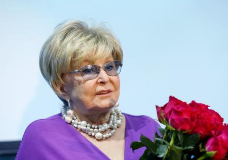 Пугачева, свадьба с Юлианом, поддержка СВО: как сейчас живет Ангелина Вовк