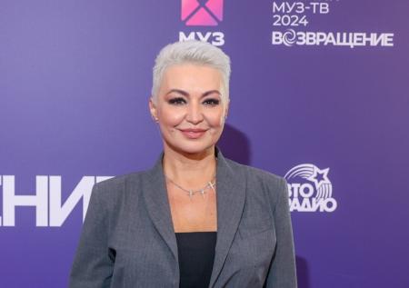 Катя Лель выпустила песню на языке инопланетян к своему 50-летию