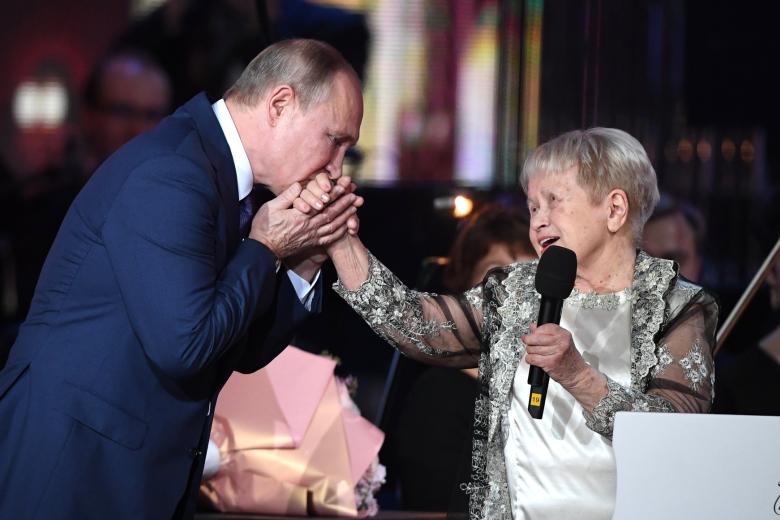 Владимир Путин и Александра Пахмутова