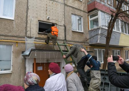 Два инвалида оказались заблокированными в доме из-за паводка в Кургане