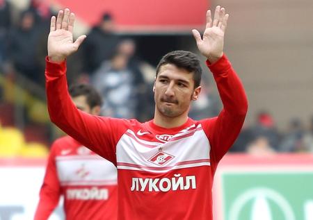 Защитник «Спартака» молится за погибших в Генуе