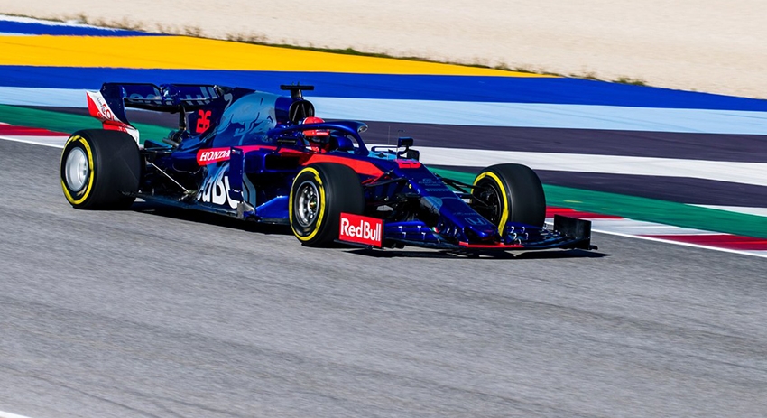 Болид Toro Rosso — STR14