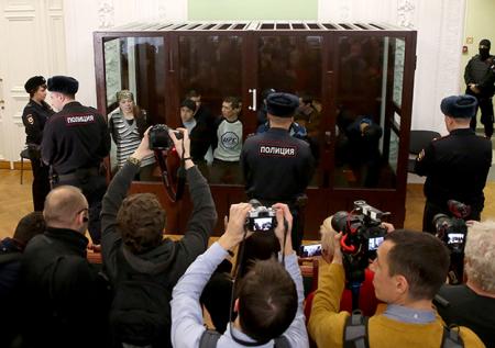 «В нас тычут пальцами»: родные осуждённых за теракт в метро — о приговоре