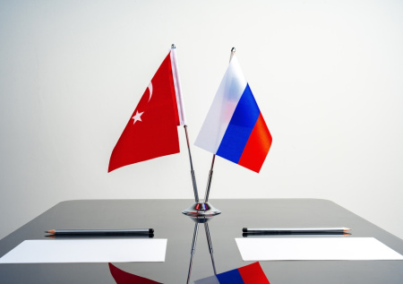 Советник Эрдогана опроверг охлаждение отношений Турции с РФ