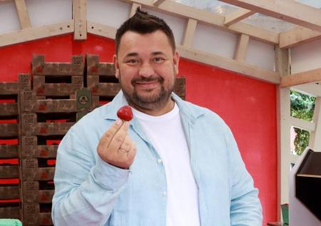 Солист «Руки Вверх!» представил первую песню с сыном: новинки «VK Музыки»