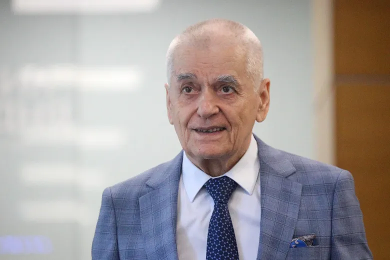 Геннадий Онищенко