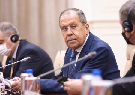 Лавров рассказал, как в Камбодже ему сшили рубашку не по размеру