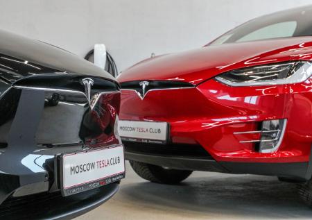 Владельцев Tesla лишили видеоигр