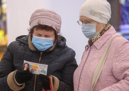 Пенсионерам в знак помощи предлагают открыть кошельки в цифровых деньгах