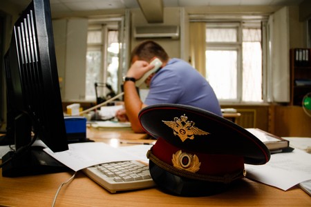 Опубликовавший шуточное фото с гробами депутат попал под прицел полиции