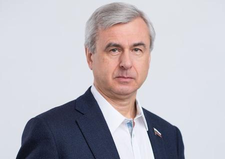 «Единая Россия» рассмотрит вопрос о снятии полномочий с депутата Лысакова