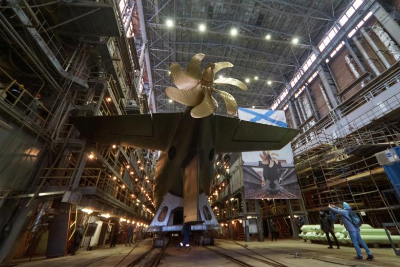 Подводная лодка на стапеле завода