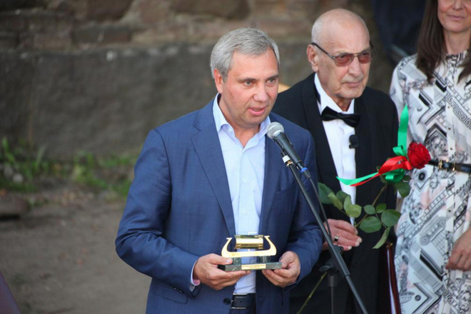 Александр Петров