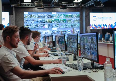 Правозащитники попросили Путина вернуть онлайн-видеонаблюдение на выборах