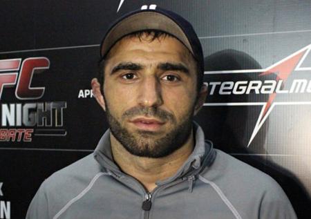 Ахмедов продолжил беспроигрышную серию в UFC