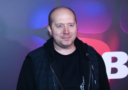 Бурунов, Лоза, Хакамада: кого из знаменитостей кинули на деньги аферисты