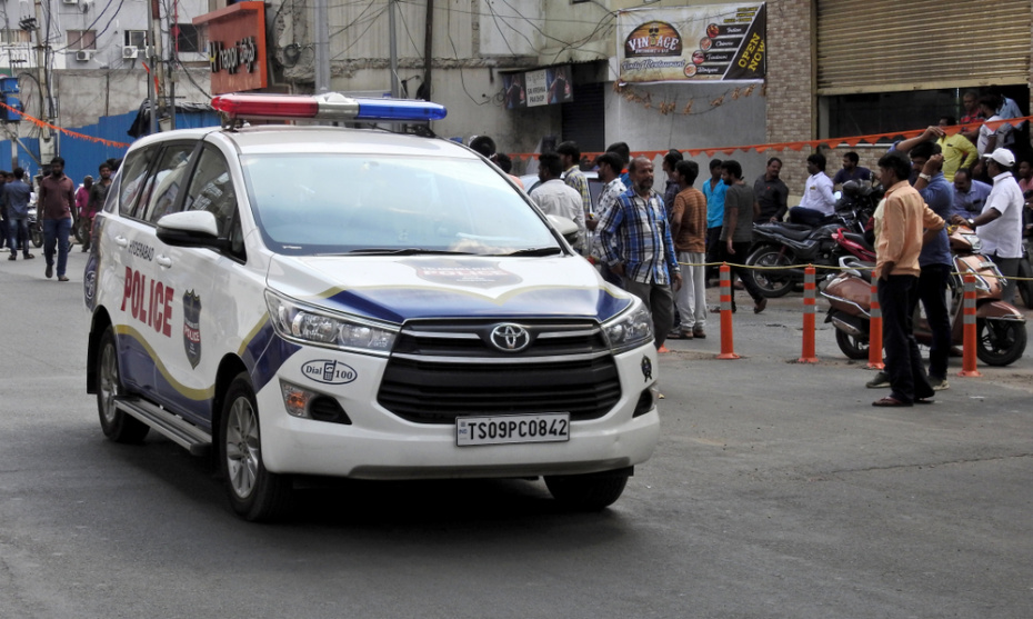 Сношали на остановке: девочка к 18 годам пережила насилие от 62 человек