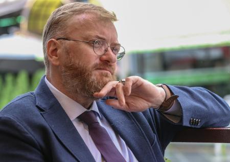 «Самка»: Милонов ответил на слова Самбурской о пожарных