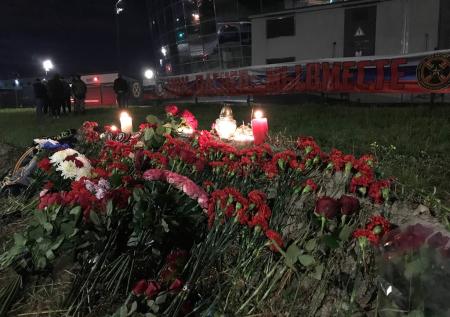 В Петербурге у «ЧВК Вагнер Центра» вывесили баннер «ЧВК Вагнер. Мы вместе»
