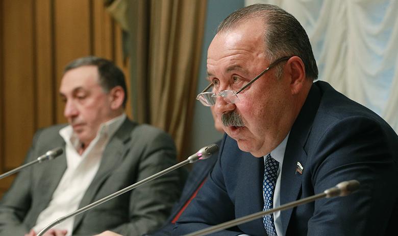 Валерий Газзаев