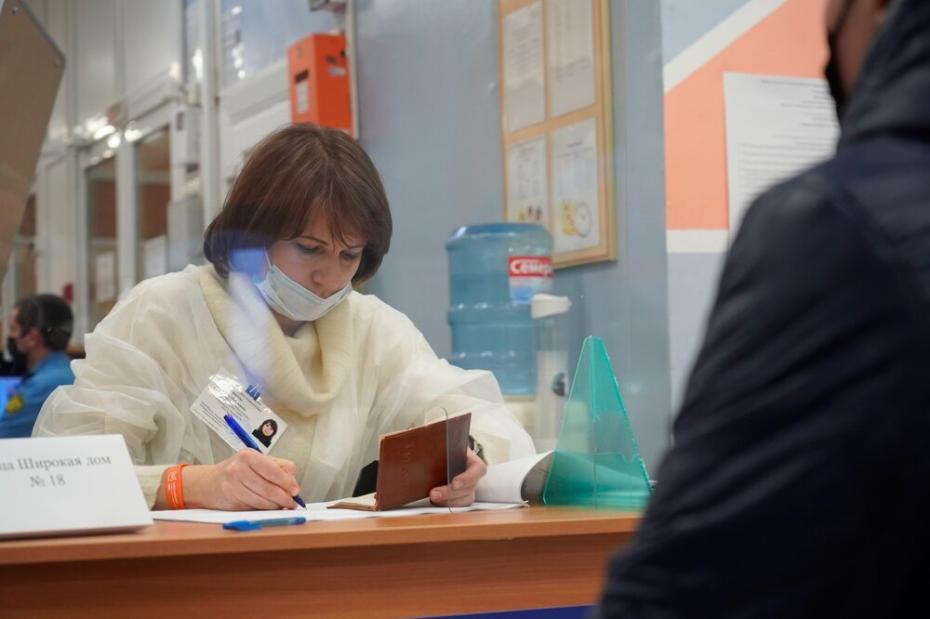 Участки для голосования на выборах депутатов Госдумы в Москве. Архивное фото