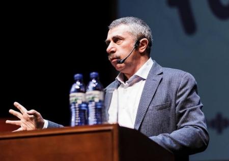 Доктор Комаровский назвал рыбу, из которой опасно делать суши